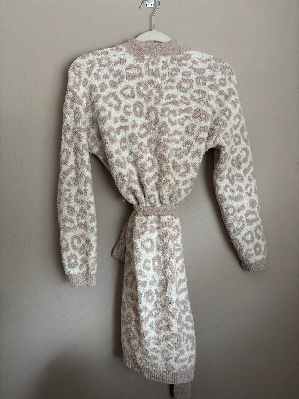Cupcakes and Cashmere Cozy Beige Leopard Print Robe size XS - Picture 2 of 6